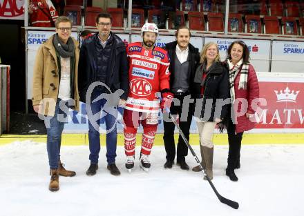 EBEL. Eishockey Bundesliga. KAC gegen 	KHL Medvescak Zagreb. Thomas Koch, Manuel Geier (KAC). Klagenfurt, am 15.11.2017.
Foto: Kuess

---
pressefotos, pressefotografie, kuess, qs, qspictures, sport, bild, bilder, bilddatenbank