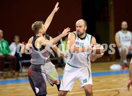 Basketball 2. Bundesliga. Grunddurchgang. 9. Runde. KOS Celovec gegen Raiders Villach. Vjeran Soldo (KOS Celovec), Tim Huber (Raiders Villach). Klagenfurt, am 18.11.2017.
Foto: Kuess
---
pressefotos, pressefotografie, kuess, qs, qspictures, sport, bild, bilder, bilddatenbank