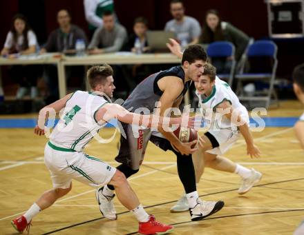 Basketball 2. Bundesliga. Grunddurchgang. 9. Runde. KOS Celovec gegen Raiders Villach. Ziga Erculj, Jan Razdevsek (KOS Celovec), Marko Jurica (Raiders Villach). Klagenfurt, am 18.11.2017.
Foto: Kuess
---
pressefotos, pressefotografie, kuess, qs, qspictures, sport, bild, bilder, bilddatenbank