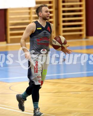 Basketball 2. Bundesliga. Grunddurchgang. 9. Runde. KOS Celovec gegen Raiders Villach. Tim Huber (Raiders Villach). Klagenfurt, am 18.11.2017.
Foto: Kuess
---
pressefotos, pressefotografie, kuess, qs, qspictures, sport, bild, bilder, bilddatenbank