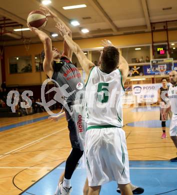 Basketball 2. Bundesliga. Grunddurchgang. 9. Runde. KOS Celovec gegen Raiders Villach. Andi Smrtnik (KOS Celovec), Marko Jurica (Raiders Villach). Klagenfurt, am 18.11.2017.
Foto: Kuess
---
pressefotos, pressefotografie, kuess, qs, qspictures, sport, bild, bilder, bilddatenbank