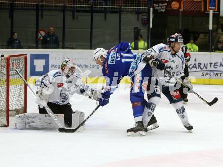 EBEL. Eishockey Bundesliga. EC VSV gegen Fehervar AV 19. Robert Flick,  (VSV), MacMillan Carruth, Juha Uotila (Alba Volan). Villach, am 19.11.2017.
Foto: Kuess 


---
pressefotos, pressefotografie, kuess, qs, qspictures, sport, bild, bilder, bilddatenbank