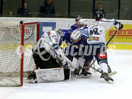 EBEL. Eishockey Bundesliga. EC VSV gegen Fehervar AV 19. Sam Antonitsch, (VSV), Macmillan Carruth, Jonathan Harty (Alba Volan). Villach, am 19.11.2017.
Foto: Kuess 


---
pressefotos, pressefotografie, kuess, qs, qspictures, sport, bild, bilder, bilddatenbank