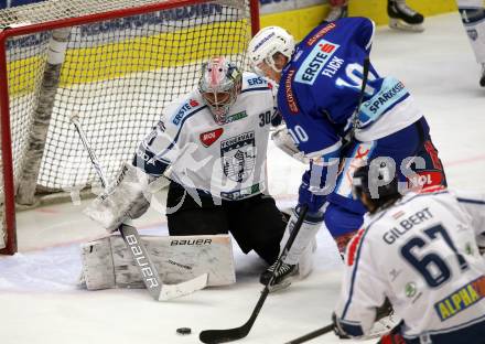 EBEL. Eishockey Bundesliga. EC VSV gegen Fehervar AV 19. Robert Flick, (VSV), Macmillan Carruth (Alba Volan). Villach, am 19.11.2017.
Foto: Kuess 


---
pressefotos, pressefotografie, kuess, qs, qspictures, sport, bild, bilder, bilddatenbank