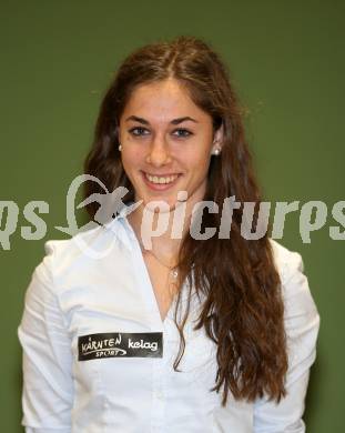 Kaernten Sport. Sportlermeeting. Package Uebergabe. Corina Druml (Radsport). Klagenfurt, 20.11.2017.
Foto: Kuess 
---
pressefotos, pressefotografie, kuess, qs, qspictures, sport, bild, bilder, bilddatenbank