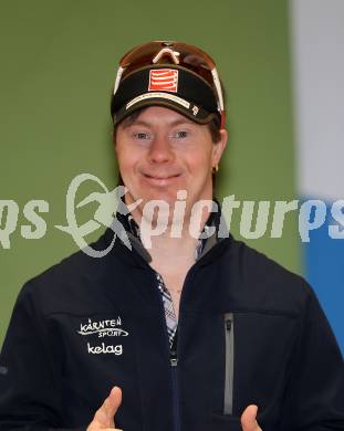 Kaernten Sport. Sportlermeeting. Package Uebergabe.  Alexander Radin (Behindertensport). Klagenfurt, 20.11.2017.
Foto: Kuess 
---
pressefotos, pressefotografie, kuess, qs, qspictures, sport, bild, bilder, bilddatenbank