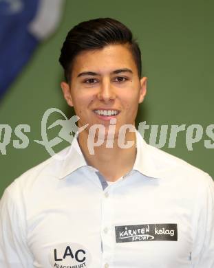 Kaernten Sport. Sportlermeeting. Package Uebergabe. Federico Kucher (Leichtathletik). Klagenfurt, 20.11.2017.
Foto: Kuess 
---
pressefotos, pressefotografie, kuess, qs, qspictures, sport, bild, bilder, bilddatenbank