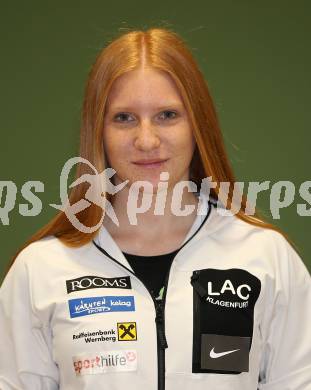 Kaernten Sport. Sportlermeeting. Package Uebergabe. Cornelia Wohlfahrt (Leichtathletik). Klagenfurt, 20.11.2017.
Foto: Kuess 
---
pressefotos, pressefotografie, kuess, qs, qspictures, sport, bild, bilder, bilddatenbank