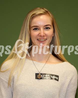 Kaernten Sport. Sportlermeeting. Package Uebergabe. Julia Wieltschnig (Radsport). Klagenfurt, 20.11.2017.
Foto: Kuess 
---
pressefotos, pressefotografie, kuess, qs, qspictures, sport, bild, bilder, bilddatenbank