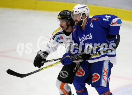 EBEL. Eishockey Bundesliga. EC VSV gegen Dornbirn Bulldogs. Kyle Beach, (VSV), Scott Timmins (Dornbirn). Villach, am 24.11.2017.
Foto: Kuess 


---
pressefotos, pressefotografie, kuess, qs, qspictures, sport, bild, bilder, bilddatenbank