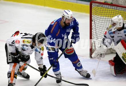 EBEL. Eishockey Bundesliga. EC VSV gegen Dornbirn Bulldogs. Kyle Beach,  (VSV), Scott Timmins, Juha Rasmus Rinne (Dornbirn). Villach, am 24.11.2017.
Foto: Kuess 


---
pressefotos, pressefotografie, kuess, qs, qspictures, sport, bild, bilder, bilddatenbank