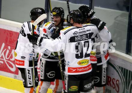 EBEL. Eishockey Bundesliga. EC VSV gegen Dornbirn Bulldogs. Torjubel Dornbirn. Villach, am 24.11.2017.
Foto: Kuess 


---
pressefotos, pressefotografie, kuess, qs, qspictures, sport, bild, bilder, bilddatenbank