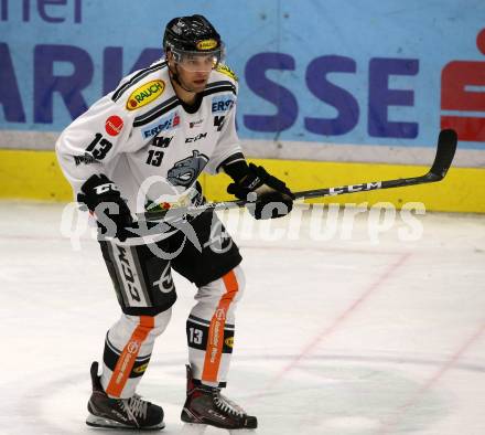 EBEL. Eishockey Bundesliga. EC VSV gegen Dornbirn Bulldogs. Ziga Pance (Dornbirn). Villach, am 24.11.2017.
Foto: Kuess 


---
pressefotos, pressefotografie, kuess, qs, qspictures, sport, bild, bilder, bilddatenbank