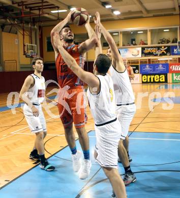 Basketball 2. Bundesliga. Grunddurchgang. 10. Runde. Woerthersee Piraten gegen Basket 2000 Vienna Warriors. Kushtrim Dvorani, (Piraten),  Aldin Avdic  (Basket2000). Klagenfurt, am 25.11.2017.
Foto: Kuess
---
pressefotos, pressefotografie, kuess, qs, qspictures, sport, bild, bilder, bilddatenbank