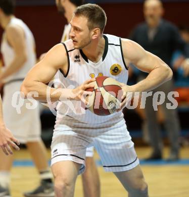 Basketball 2. Bundesliga. Grunddurchgang. 10. Runde. Woerthersee Piraten gegen Basket 2000 Vienna Warriors. Maximilian Kunovjanek (Piraten). Klagenfurt, am 25.11.2017.
Foto: Kuess
---
pressefotos, pressefotografie, kuess, qs, qspictures, sport, bild, bilder, bilddatenbank