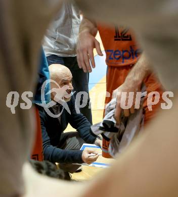 Basketball 2. Bundesliga. Grunddurchgang. 10. Runde. Woerthersee Piraten gegen Basket 2000 Vienna Warriors.  Trainer Zeljko Racic (Basket2000). Klagenfurt, am 25.11.2017.
Foto: Kuess
---
pressefotos, pressefotografie, kuess, qs, qspictures, sport, bild, bilder, bilddatenbank