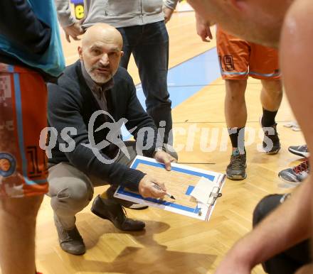 Basketball 2. Bundesliga. Grunddurchgang. 10. Runde. Woerthersee Piraten gegen Basket 2000 Vienna Warriors.  Trainer Zeljko Racic (Basket2000). Klagenfurt, am 25.11.2017.
Foto: Kuess
---
pressefotos, pressefotografie, kuess, qs, qspictures, sport, bild, bilder, bilddatenbank