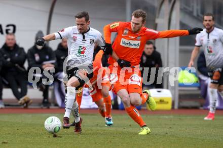 Fussball Tipico Bundesliga. RZ Pellets WAC gegen FK Austria Wien. Daniel Offenbacher,  (WAC), Kevin Friesenbichler (Wien). Wolfsberg, am 26.11.2017.
Foto: Kuess

---
pressefotos, pressefotografie, kuess, qs, qspictures, sport, bild, bilder, bilddatenbank