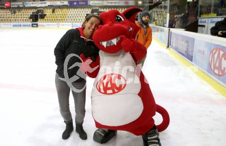 EBEL. Eishockey Bundesliga. KAC gegen 	HCB Suedtirol Alperia. Sylvia Frank, Lindi (KAC). Klagenfurt, am 26.11.2017.
Foto: Kuess

---
pressefotos, pressefotografie, kuess, qs, qspictures, sport, bild, bilder, bilddatenbank