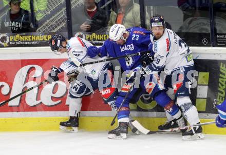 EBEL. Eishockey Bundesliga. EC VSV gegen Fehervar AV 19. Markus Schlacher, (VSV), Arttu Luttinen (Alba Volan). Villach, am 24.11.2017.
Foto: Kuess 


---
pressefotos, pressefotografie, kuess, qs, qspictures, sport, bild, bilder, bilddatenbank