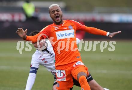 Fussball Tipico Bundesliga. RZ Pellets WAC gegen FK Austria Wien. Nemanja Rnic, (WAC), Felipe Augusto Rodrigues Pires (Wien). Wolfsberg, am 26.11.2017.
Foto: Kuess

---
pressefotos, pressefotografie, kuess, qs, qspictures, sport, bild, bilder, bilddatenbank