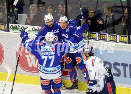 EBEL. Eishockey Bundesliga. EC VSV gegen Fehervar AV 19. Torjubel Sam Antonitsch, Ben Walter, Sam Labrecque (VSV). Villach, am 24.11.2017.
Foto: Kuess 


---
pressefotos, pressefotografie, kuess, qs, qspictures, sport, bild, bilder, bilddatenbank