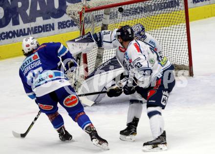EBEL. Eishockey Bundesliga. EC VSV gegen Fehervar AV 19. Sam Labrecque, (VSV), Miklos Rajna, Luka Vidmar (Alba Volan). Villach, am 24.11.2017.
Foto: Kuess 


---
pressefotos, pressefotografie, kuess, qs, qspictures, sport, bild, bilder, bilddatenbank