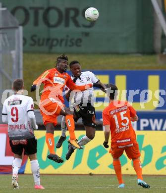 Fussball Tipico Bundesliga. RZ Pellets WAC gegen FK Austria Wien. Issiaka Ouedraogo, (WAC), Abdul Kadiri Mohammed  (Wien). Wolfsberg, am 26.11.2017.
Foto: Kuess

---
pressefotos, pressefotografie, kuess, qs, qspictures, sport, bild, bilder, bilddatenbank
