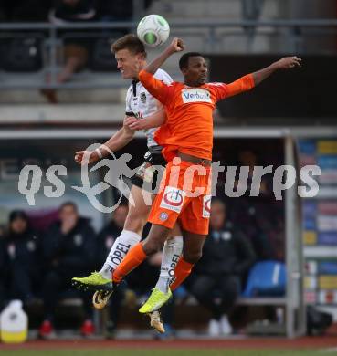 Fussball Tipico Bundesliga. RZ Pellets WAC gegen FK Austria Wien. Daniel Drescher, (WAC), Ibrahim Alhassan Abdullahi  (Wien). Wolfsberg, am 26.11.2017.
Foto: Kuess

---
pressefotos, pressefotografie, kuess, qs, qspictures, sport, bild, bilder, bilddatenbank