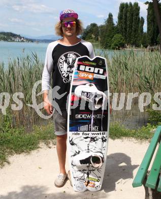 Wakoboard. Nico Juritsch. Poertschach, am 17.6.2017.
Foto: Kuess
---
pressefotos, pressefotografie, kuess, qs, qspictures, sport, bild, bilder, bilddatenbank