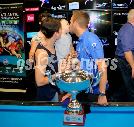 Billard. Atlantic Challenge Cup. Albin Ouschan, Katharina, Tochter Lena-Sophie. Klagenfurt, 7.7.2017.
Foto: Kuess
---
pressefotos, pressefotografie, kuess, qs, qspictures, sport, bild, bilder, bilddatenbank