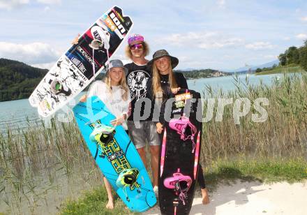 Wakoboard. Mara Salmina, Nico Juritsch, Mona Salmina. Poertschach, am 17.6.2017.
Foto: Kuess
---
pressefotos, pressefotografie, kuess, qs, qspictures, sport, bild, bilder, bilddatenbank