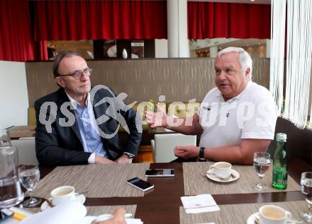 EBEL. Eishockey Bundesliga. Praesident Hans Schmid (Vienna Capitals),  Praesident Hellmuth Reichel (KAC). Klagenfurt, am 2.4.2017.
Foto: Kuess
---
pressefotos, pressefotografie, kuess, qs, qspictures, sport, bild, bilder, bilddatenbank