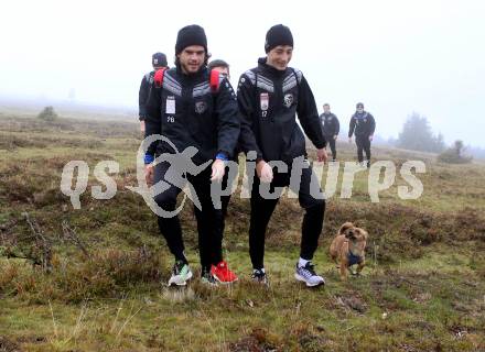 Fussball Bundesliga. RZ Pellets WAC.  Thomas Zuendel, Joshua Steiger. Koralpe, am 27.9.2017.
Foto: Kuess
---
pressefotos, pressefotografie, kuess, qs, qspictures, sport, bild, bilder, bilddatenbank