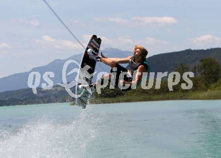 Wakoboard. Nico Juritsch. Poertschach, am 17.6.2017.
Foto: Kuess
---
pressefotos, pressefotografie, kuess, qs, qspictures, sport, bild, bilder, bilddatenbank