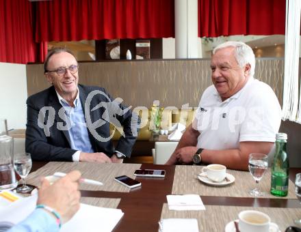 EBEL. Eishockey Bundesliga. Praesident Hans Schmid (Vienna Capitals),  Praesident Hellmuth Reichel (KAC). Klagenfurt, am 2.4.2017.
Foto: Kuess
---
pressefotos, pressefotografie, kuess, qs, qspictures, sport, bild, bilder, bilddatenbank