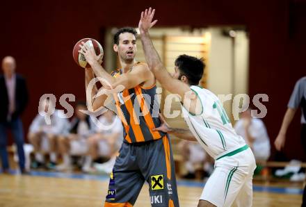 Basketball  ABL Cup 17/18 . KOS Celovec gegen Klosterneuburg Dukes. Marin Sliskovic, (KOS Celovec), Fabricio David Vay  (Klosterneuburg Dukes). Klagenfurt, am 1.12.2017.
Foto: Kuess

---
pressefotos, pressefotografie, kuess, qs, qspictures, sport, bild, bilder, bilddatenbank