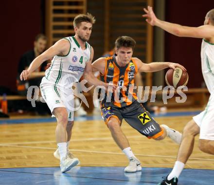 Basketball  ABL Cup 17/18 . KOS Celovec gegen Klosterneuburg Dukes. Ziga Erculj, (KOS Celovec), Lennart Nils Burgemeister  (Klosterneuburg Dukes). Klagenfurt, am 1.12.2017.
Foto: Kuess

---
pressefotos, pressefotografie, kuess, qs, qspictures, sport, bild, bilder, bilddatenbank