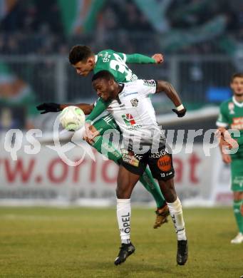 Fussball Tipico Bundesliga. RZ Pellets WAC gegen Rapid Wien. Issiaka Ouedraogo,  (WAC), Dejan Ljubicic (Rapid). Wolfsberg, am 2.12.2017.
Foto: Kuess

---
pressefotos, pressefotografie, kuess, qs, qspictures, sport, bild, bilder, bilddatenbank