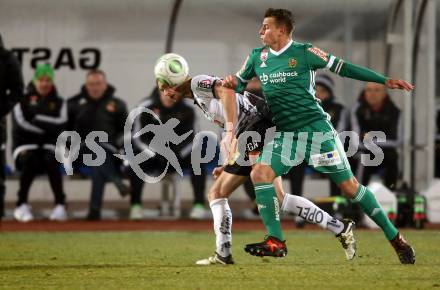 Fussball Tipico Bundesliga. RZ Pellets WAC gegen Rapid Wien. Christoph Rabitsch, (WAC), Stefan Schwab (Rapid). Wolfsberg, am 2.12.2017.
Foto: Kuess

---
pressefotos, pressefotografie, kuess, qs, qspictures, sport, bild, bilder, bilddatenbank