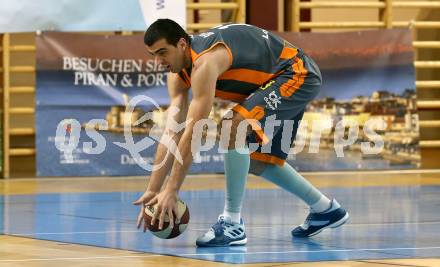 Basketball  ABL Cup 17/18 . KOS Celovec gegen Klosterneuburg Dukes. Edin Bavcic (Klosterneuburg Dukes). Klagenfurt, am 1.12.2017.
Foto: Kuess

---
pressefotos, pressefotografie, kuess, qs, qspictures, sport, bild, bilder, bilddatenbank