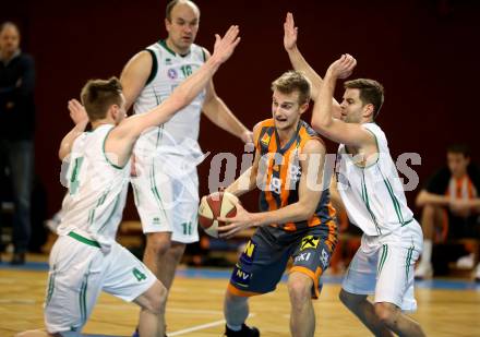 Basketball  ABL Cup 17/18 . KOS Celovec gegen Klosterneuburg Dukes. Ziga Erculj, Vjeran Soldo, Christian Erschen (KOS Celovec), Jurica Blazevic  (Klosterneuburg Dukes). Klagenfurt, am 1.12.2017.
Foto: Kuess

---
pressefotos, pressefotografie, kuess, qs, qspictures, sport, bild, bilder, bilddatenbank