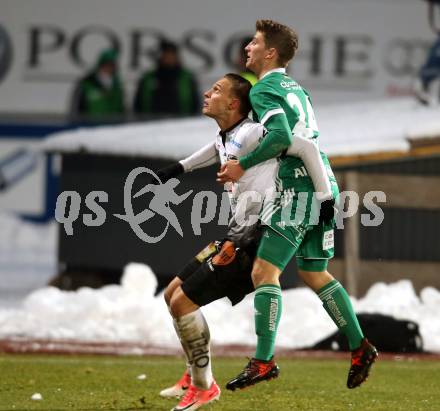 Fussball Tipico Bundesliga. RZ Pellets WAC gegen Rapid Wien. Bernd Gschweidl, (WAC), Stephan Auer  (Rapid). Wolfsberg, am 2.12.2017.
Foto: Kuess

---
pressefotos, pressefotografie, kuess, qs, qspictures, sport, bild, bilder, bilddatenbank