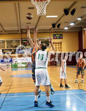Basketball  ABL Cup 17/18 . KOS Celovec gegen Klosterneuburg Dukes. Vjeran Soldo, (KOS Celovec), Edin Bavcic  (Klosterneuburg Dukes). Klagenfurt, am 1.12.2017.
Foto: Kuess

---
pressefotos, pressefotografie, kuess, qs, qspictures, sport, bild, bilder, bilddatenbank
