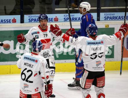 EBEL. Eishockey Bundesliga. EC VSV gegen HC TWK Innsbruck. Torjubel Mitch Wahl, Kevin Wehrs, Jeremie Ouellet-Blain (Innsbruck). Villach, am 3.12.2017.
Foto: Kuess 


---
pressefotos, pressefotografie, kuess, qs, qspictures, sport, bild, bilder, bilddatenbank