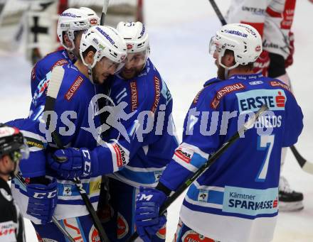 EBEL. Eishockey Bundesliga. EC VSV gegen HC TWK Innsbruck. Torjubel Stefan Bacher, Dave Shields,  Patrick Platzer, Ben Walter (VSV). Villach, am 3.12.2017.
Foto: Kuess 


---
pressefotos, pressefotografie, kuess, qs, qspictures, sport, bild, bilder, bilddatenbank