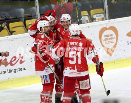 EBEL. Eishockey Bundesliga. KAC gegen 	Fehervar AV 19. Torjubel Marco Richter, Mitja Robar (KAC). Klagenfurt, am 3.12.2017.
Foto: Kuess

---
pressefotos, pressefotografie, kuess, qs, qspictures, sport, bild, bilder, bilddatenbank