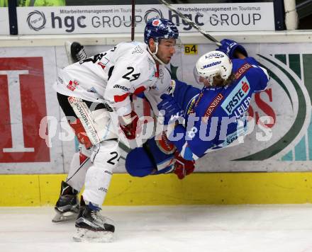 EBEL. Eishockey Bundesliga. EC VSV gegen HC TWK Innsbruck. Valentin Leiler, (VSV),  Florian Pedevilla (Innsbruck). Villach, am 3.12.2017.
Foto: Kuess 


---
pressefotos, pressefotografie, kuess, qs, qspictures, sport, bild, bilder, bilddatenbank