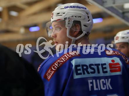 EBEL. Eishockey Bundesliga. EC VSV gegen HC TWK Innsbruck. Robert Flick (VSV). Villach, am 3.12.2017.
Foto: Kuess 


---
pressefotos, pressefotografie, kuess, qs, qspictures, sport, bild, bilder, bilddatenbank