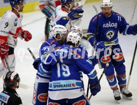 EBEL. Eishockey Bundesliga. EC VSV gegen HC TWK Innsbruck. Torjubel Stefan Bacher, Dave Shields,  Patrick Platzer, Ben Walter (VSV). Villach, am 3.12.2017.
Foto: Kuess 


---
pressefotos, pressefotografie, kuess, qs, qspictures, sport, bild, bilder, bilddatenbank